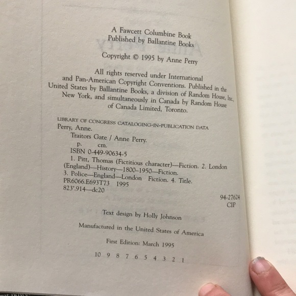 “Traitors Gate” novel by Anne Perry hardback book - Picture 10 of 12